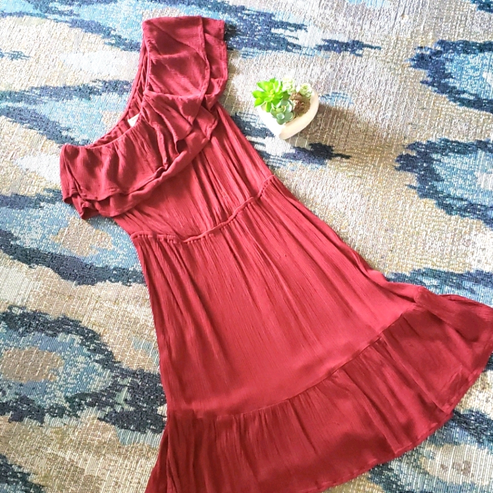 3 for $10 💖 One Shoulder Massimo Garnet dress